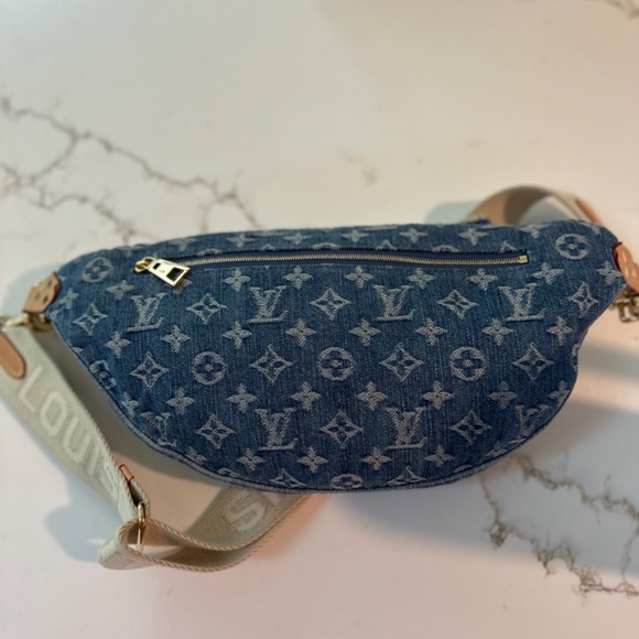 EEEEKKK!!  Louis Vuitton High Rise Bum Bag 100% Auth!!!! Receipts - Picture 6 of 13